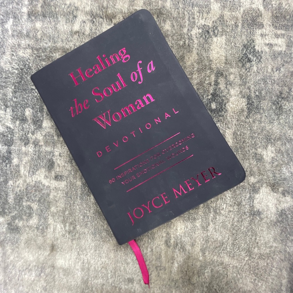 Healing the Soul of a Woman Devotional Joyce Meyer 90 Inspirations